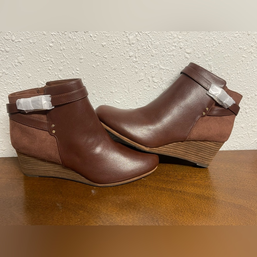 NWOT Dr Scholl’s Wedge Ankle Booties